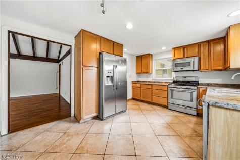 2490 Glenridge Road Euclid OH 44117