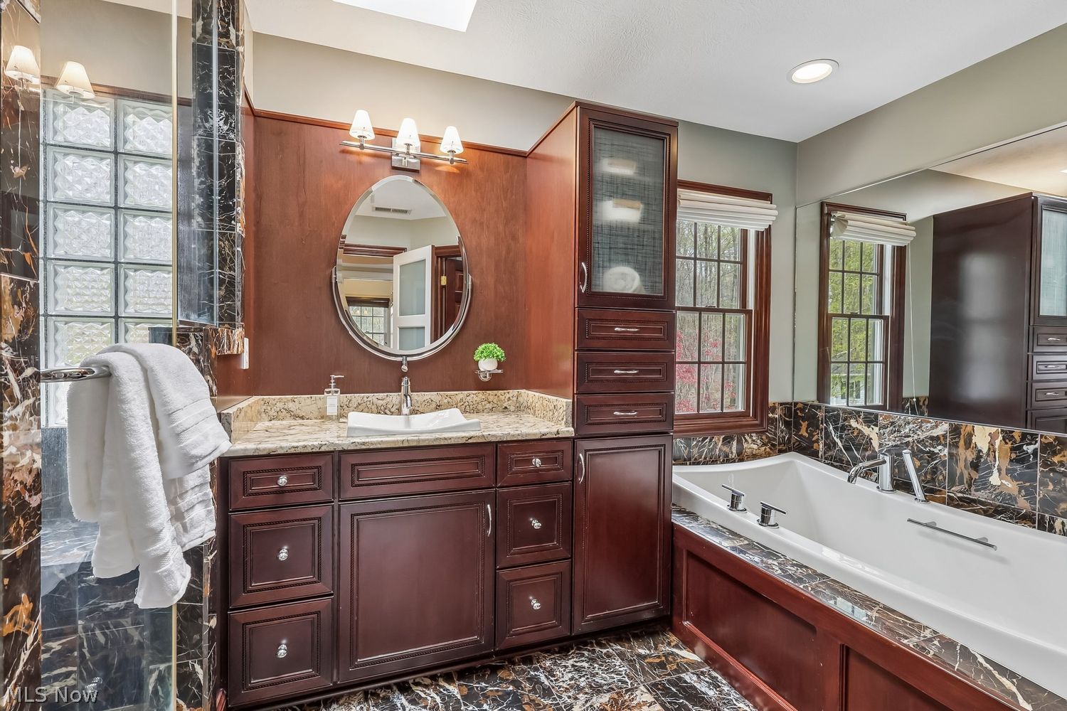 8688 Lake In The Woods Trail Chagrin Falls OH 44023
