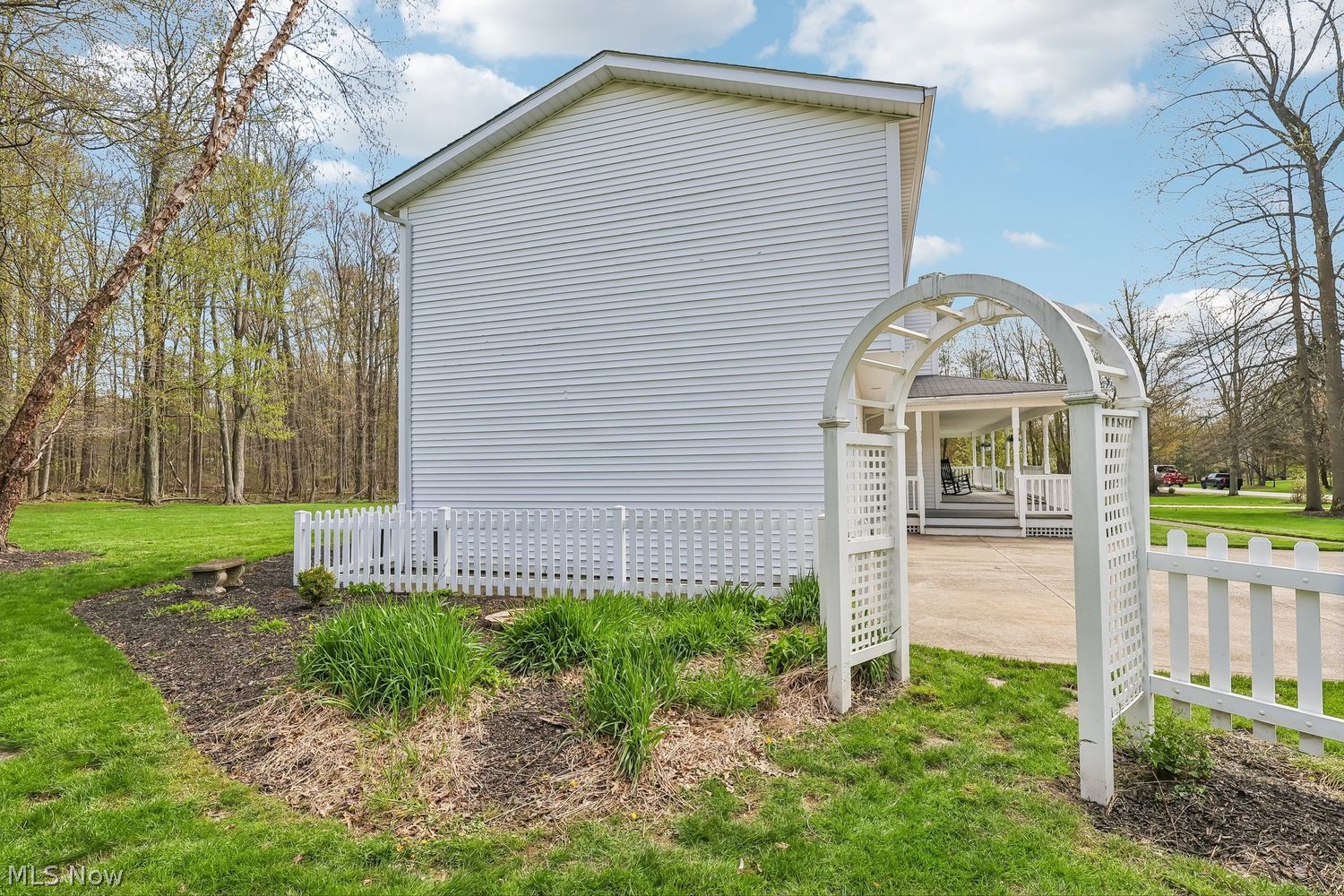 8688 Lake In The Woods Trail Chagrin Falls OH 44023