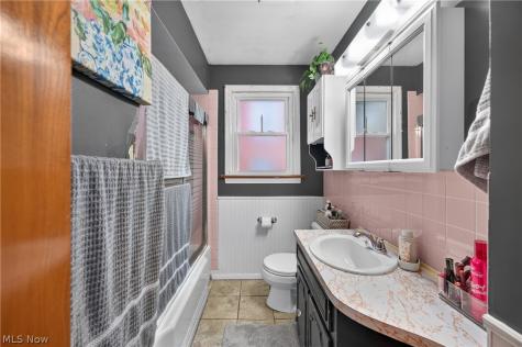 757 Saint Clair Avenue Barberton OH 44203