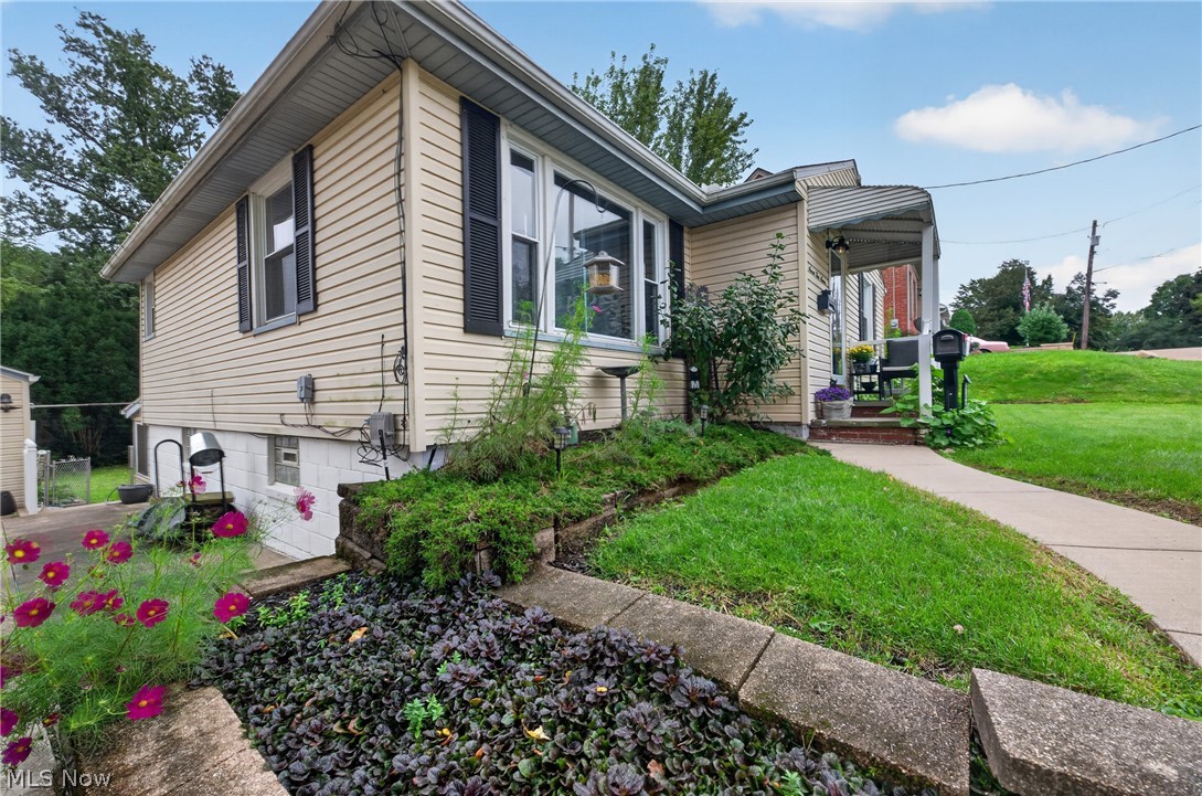 757 Saint Clair Avenue Barberton OH 44203