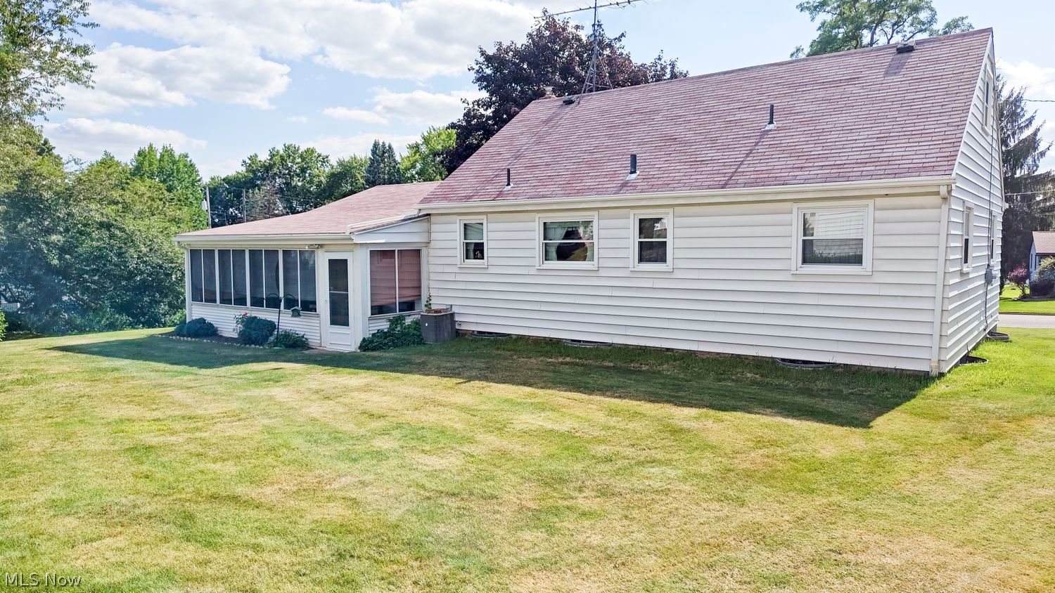 418 Jackson Street Campbell OH 44405