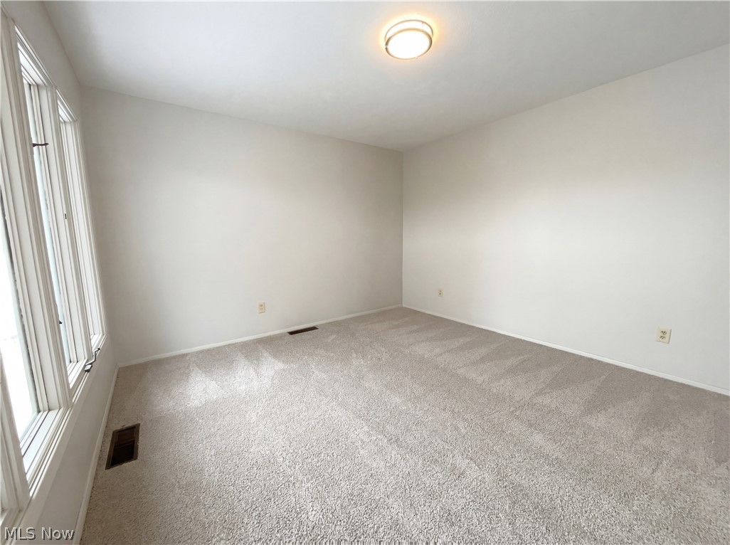 5896 Mills Creek Lane North Ridgeville OH 44039