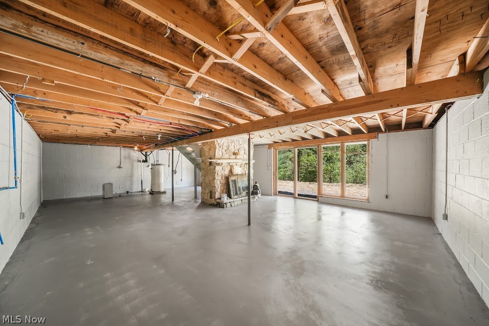 4960 W Lagoon Road West Farmington OH 44491