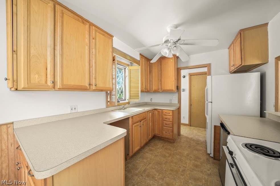 4960 W Lagoon Road West Farmington OH 44491