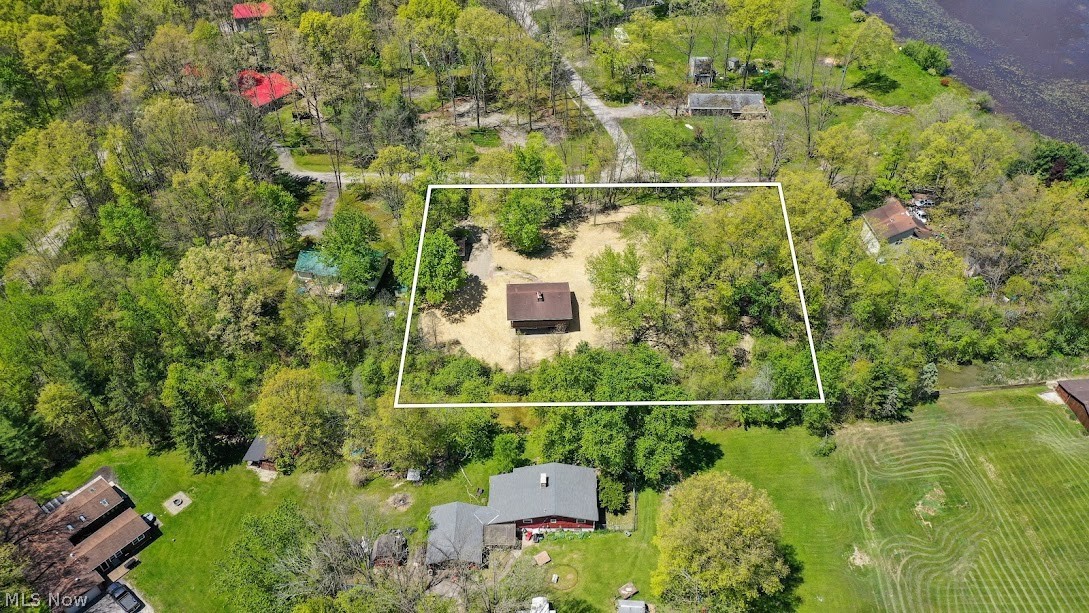 4960 W Lagoon Road West Farmington OH 44491