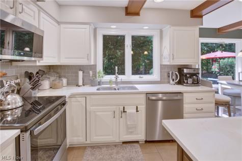 126 Westchester Drive Amherst OH 44001