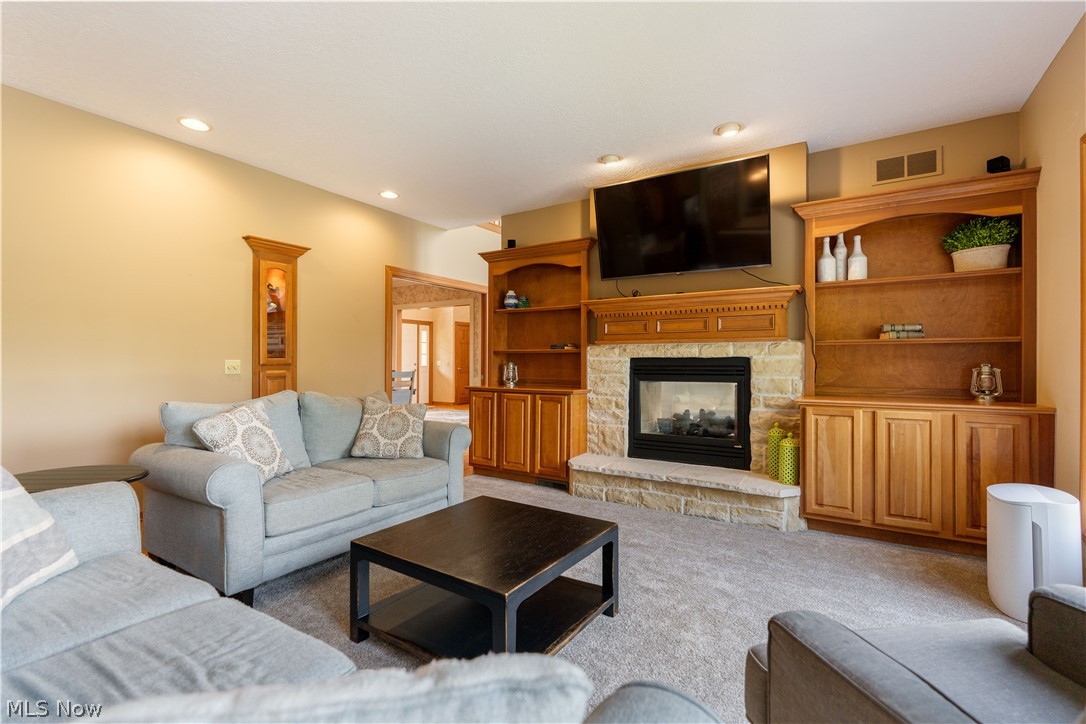 1597 Fallen Timber Street NE Canton OH 44721