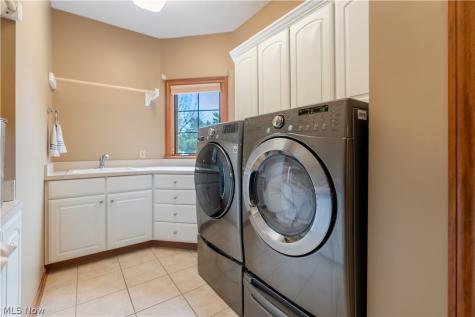 1597 Fallen Timber Street NE Canton OH 44721