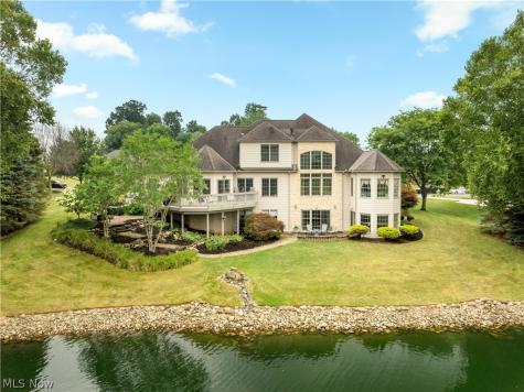 1597 Fallen Timber Street NE Canton OH 44721