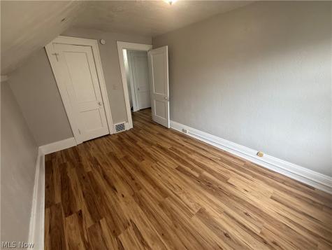 1422 Elder Avenue Akron OH 44301