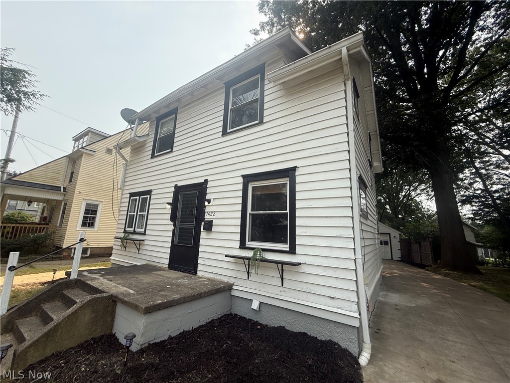 1422 Elder Avenue Akron OH 44301