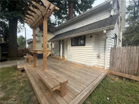 1422 Elder Avenue Akron OH 44301