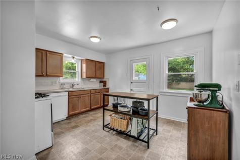 73 Harnagy Street Berea OH 44017