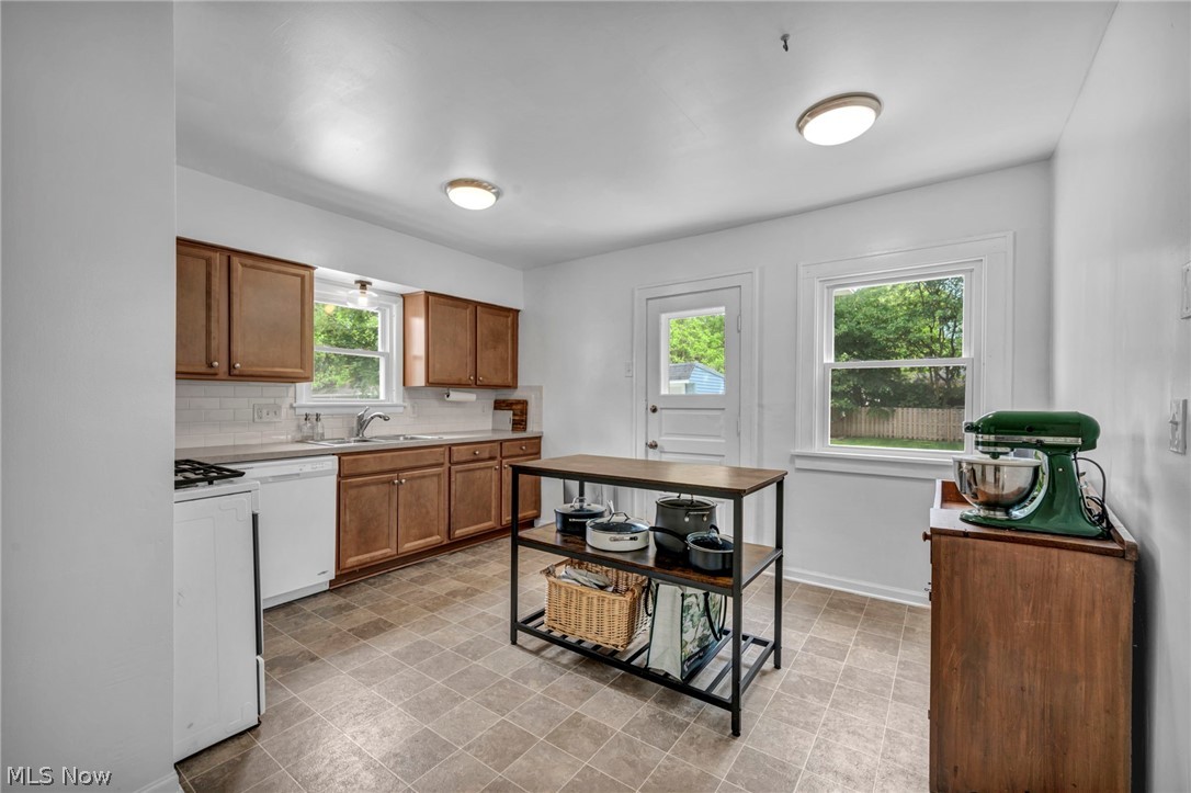 73 Harnagy Street Berea OH 44017