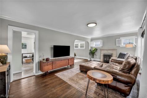 73 Harnagy Street Berea OH 44017