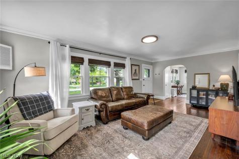 73 Harnagy Street Berea OH 44017