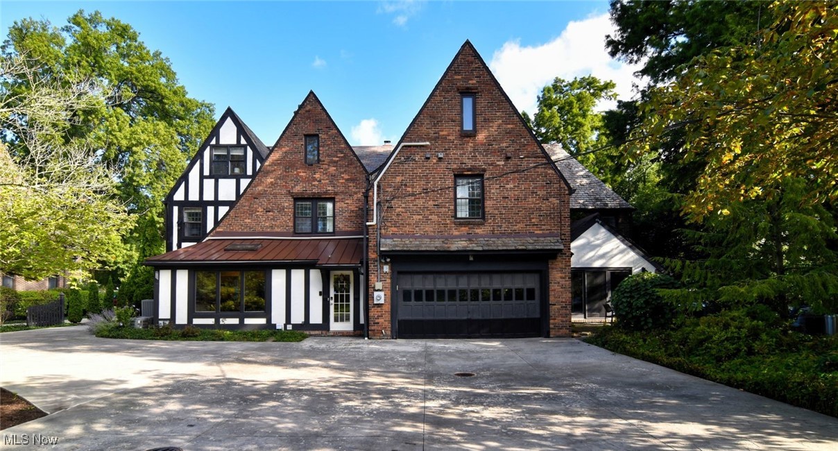 18400 Shelburne Road Shaker Heights OH 44118