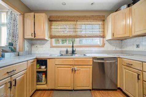 7322 Lexington Avenue Cleveland OH 44103