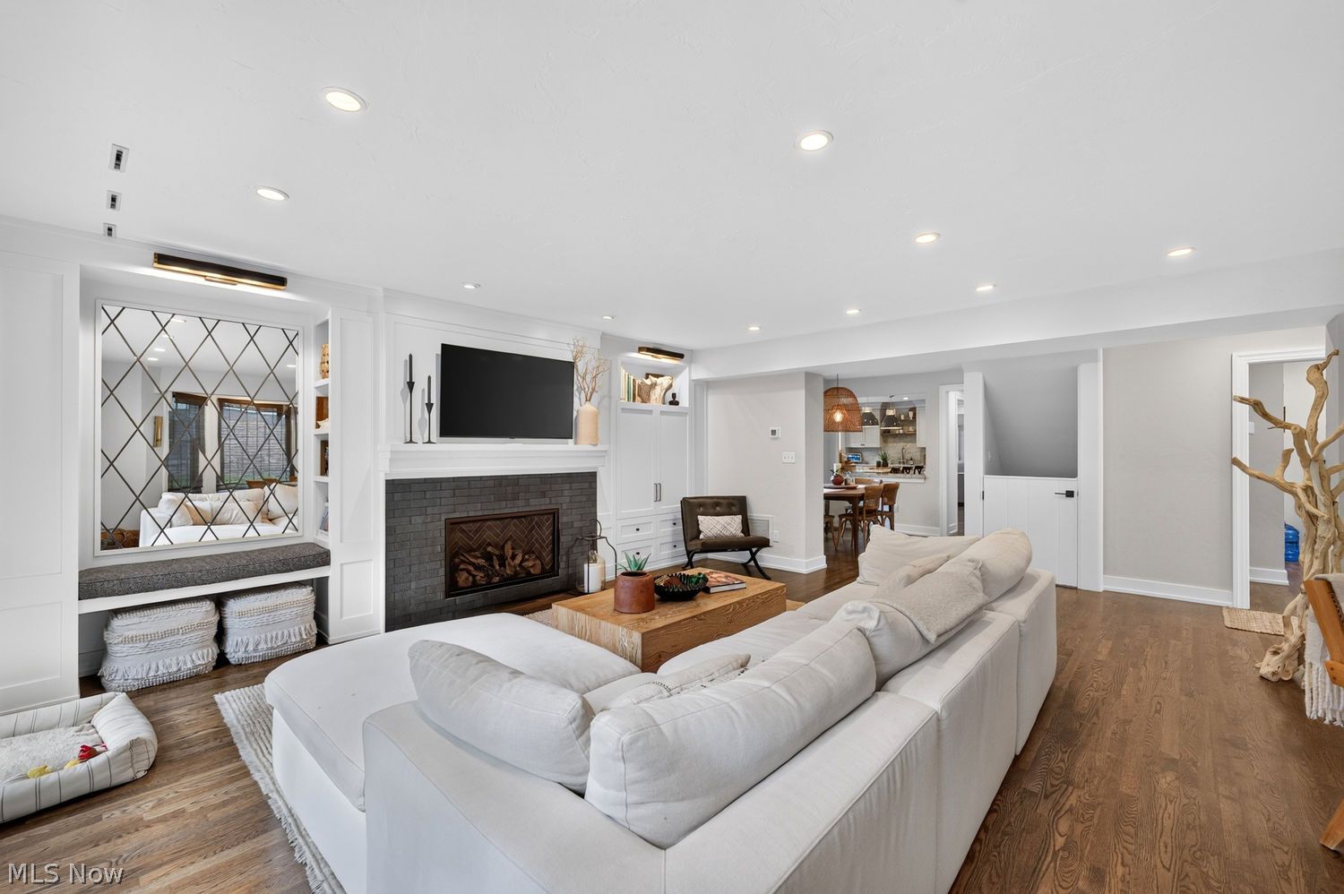 75 Kensington Oval Rocky River OH 44116