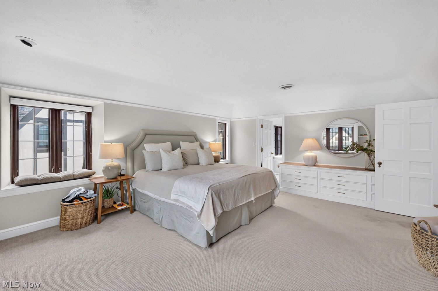 75 Kensington Oval Rocky River OH 44116