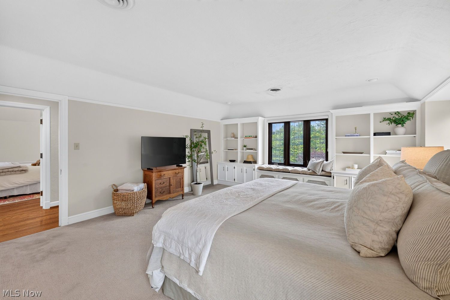 75 Kensington Oval Rocky River OH 44116