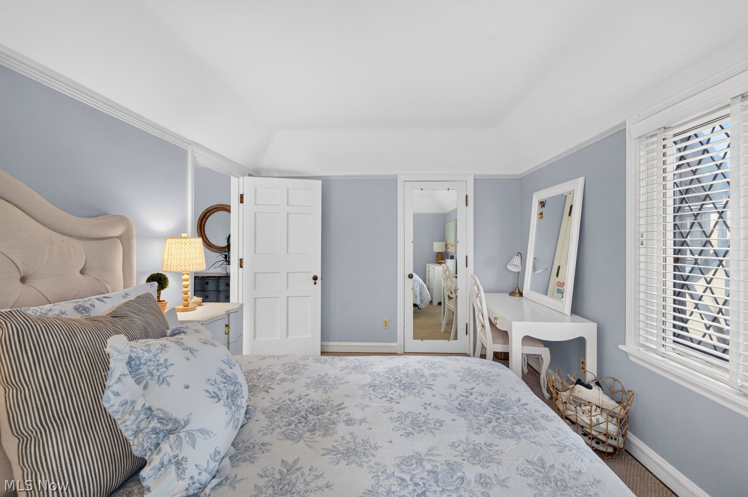 75 Kensington Oval Rocky River OH 44116