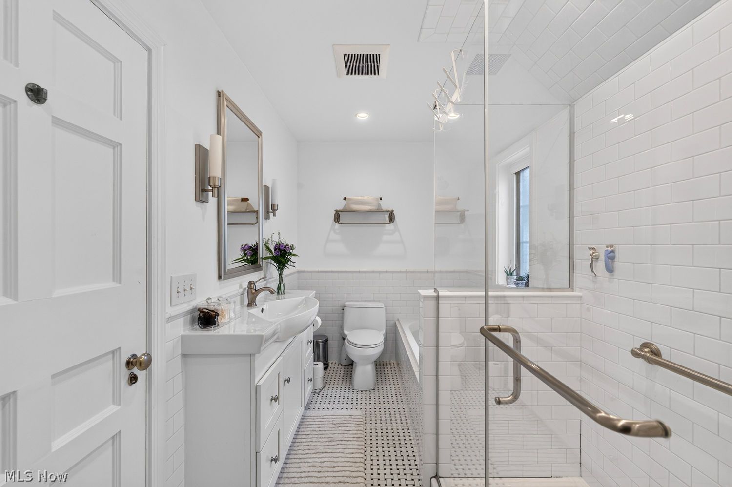 75 Kensington Oval Rocky River OH 44116
