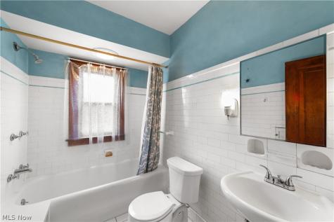 2476 Eaton Road University Heights OH 44118