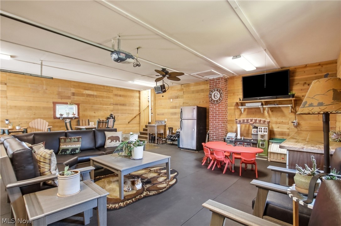 3274 S Carr Road Apple Creek OH 44606