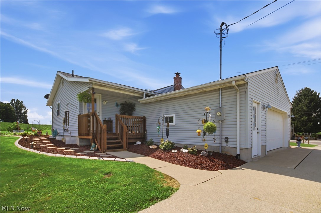 3274 S Carr Road Apple Creek OH 44606
