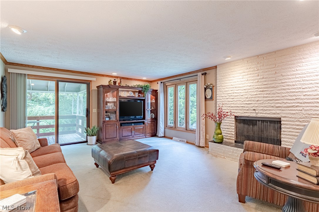 8515 Scenicridge Avenue NW Clinton OH 44216