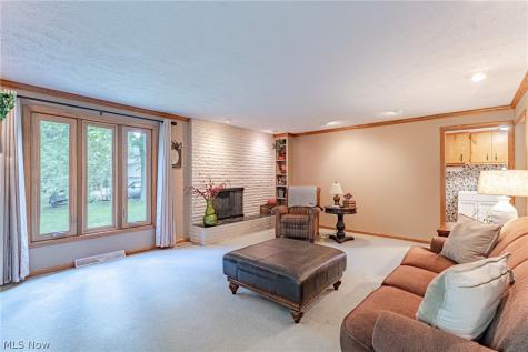 8515 Scenicridge Avenue NW Clinton OH 44216