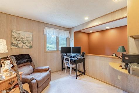 8515 Scenicridge Avenue NW Clinton OH 44216