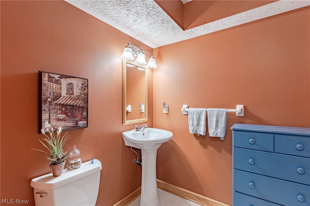 8515 Scenicridge Avenue NW Clinton OH 44216