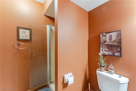 8515 Scenicridge Avenue NW Clinton OH 44216