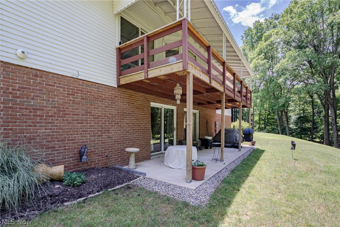 8515 Scenicridge Avenue NW Clinton OH 44216
