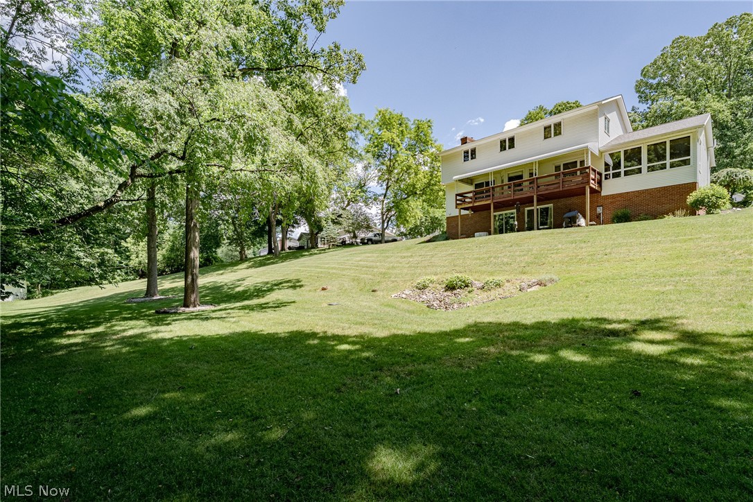 8515 Scenicridge Avenue NW Clinton OH 44216
