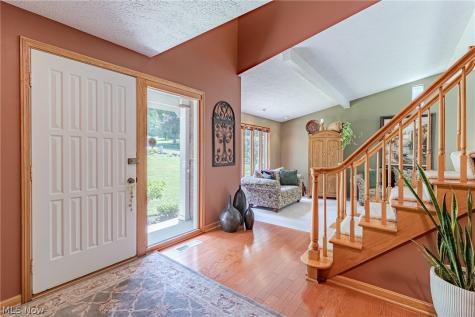 8515 Scenicridge Avenue NW Clinton OH 44216