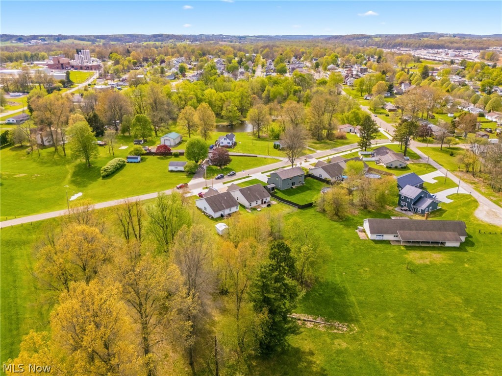 326 Park Drive SE Brewster OH 44613