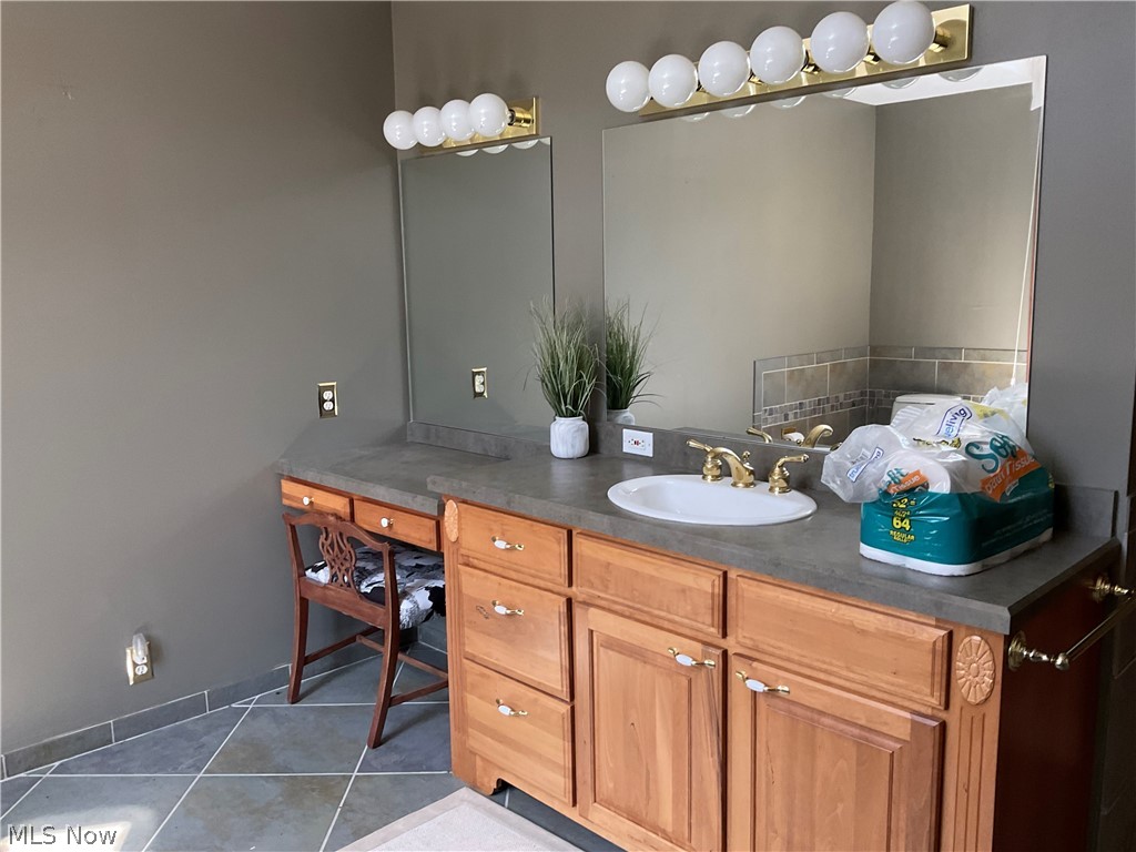 15585 Kidd Drive Newbury OH 44065
