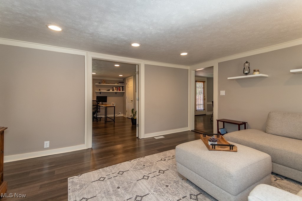 37848 Euclid Avenue Willoughby OH 44094