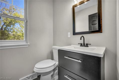 4072 E 108th Street Cleveland OH 44105