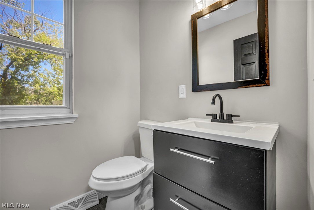 4072 E 108th Street Cleveland OH 44105