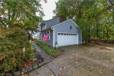 136 Parmelee Drive Hudson OH 44236
