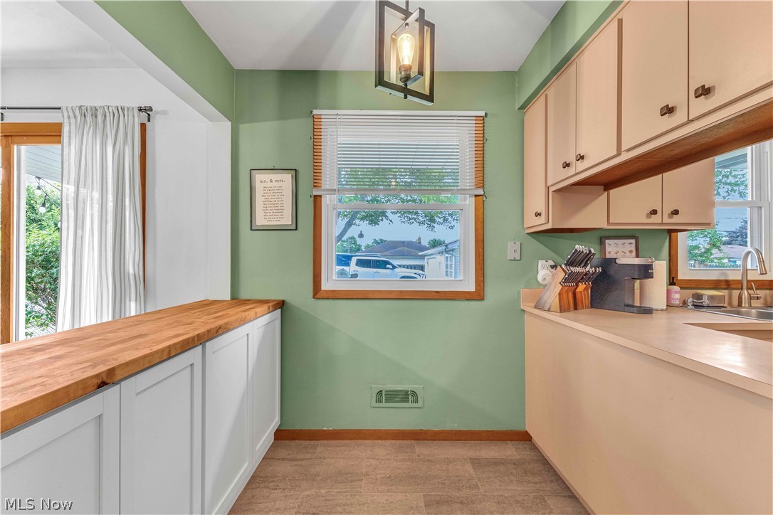 9605 Boundary Lane Parma OH 44130