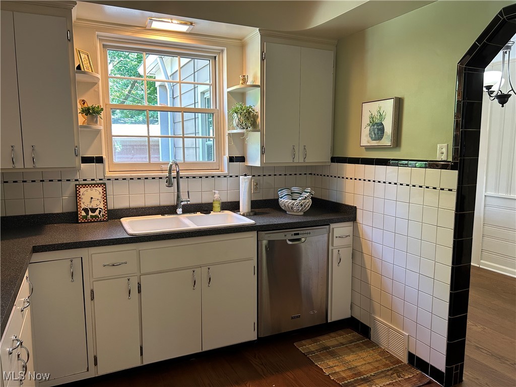 18117 Lomond Boulevard Shaker Heights OH 44122