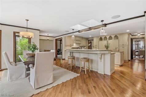 31215 Roxbury Park Drive Bay Village OH 44140