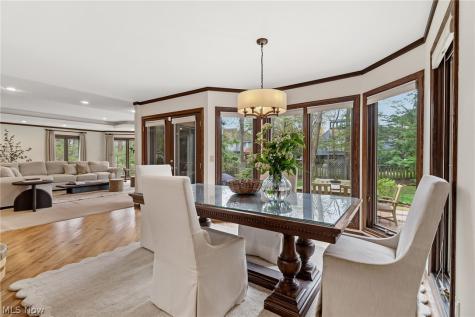 31215 Roxbury Park Drive Bay Village OH 44140