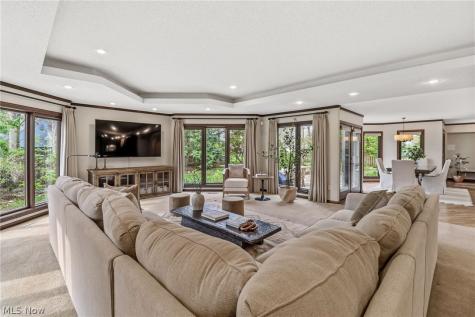 31215 Roxbury Park Drive Bay Village OH 44140